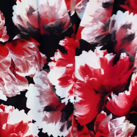 Nine West Red Floral Sleeveless Blouse Size XL - Picture 4 of 4